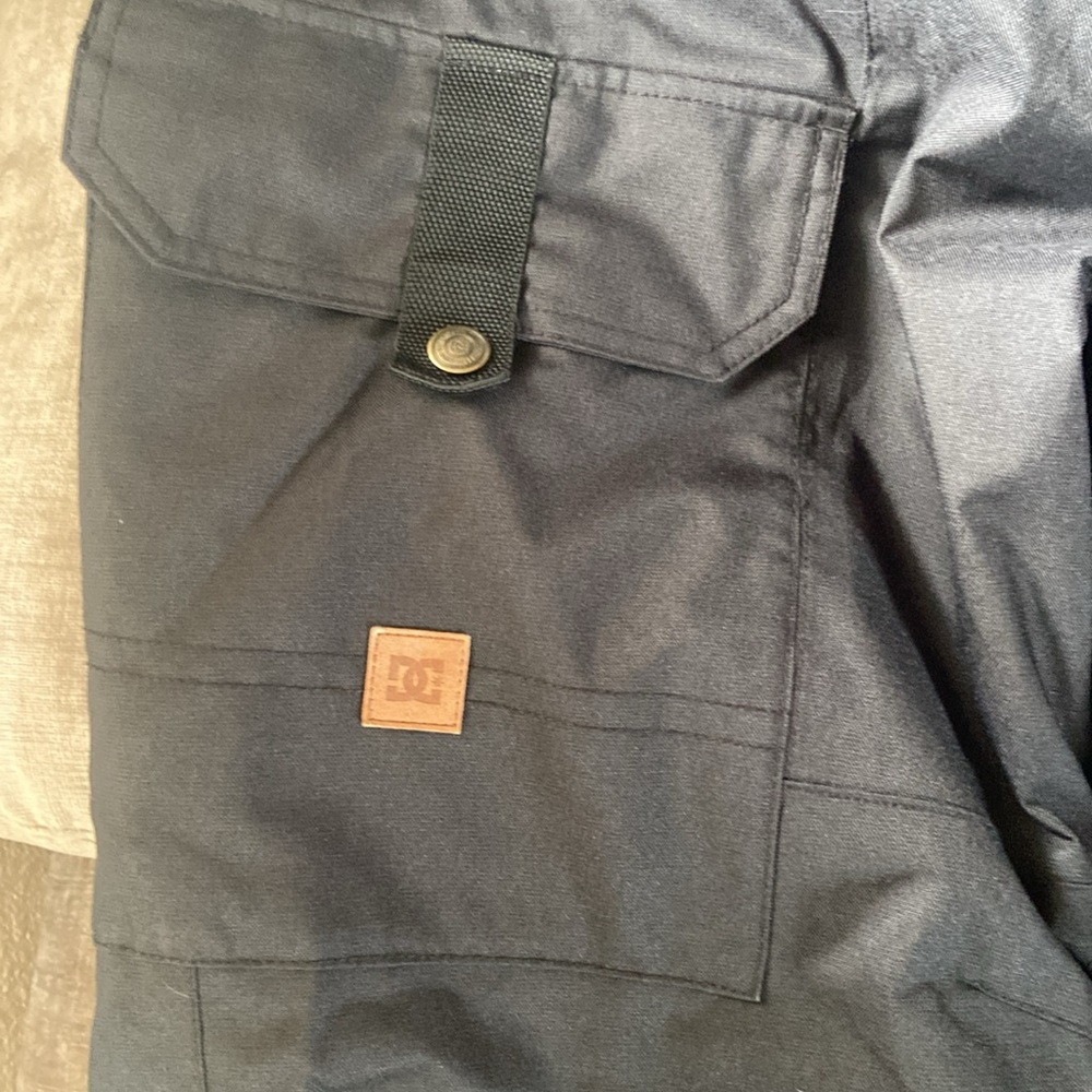 DC snow pants - Picture 3 of 4